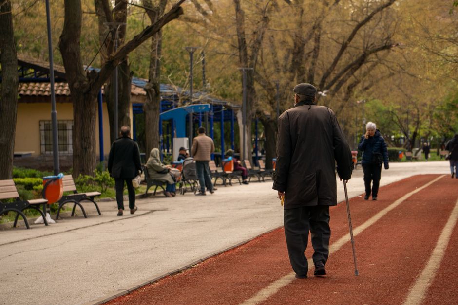 Aide au maintien &agrave; domicile cannes de marche